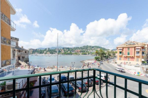 ALLA CASA ROSA AL MARE- Centrale a di fronte al mare- Emozionante- Garage privato gratuito a 800 mt- aria condizionata-wifi